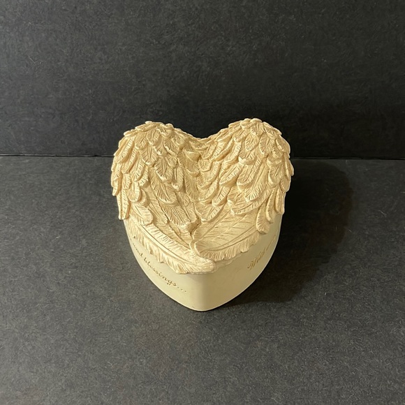 ANGEL WING PRAYER TRINKET BOX - Picture 1 of 9